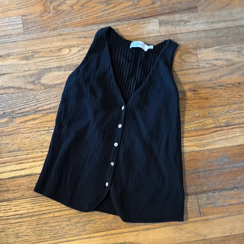 Black Sleeveless Button-Up Top